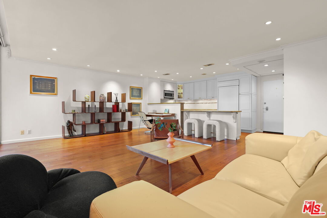 MLS #25610507 image #2