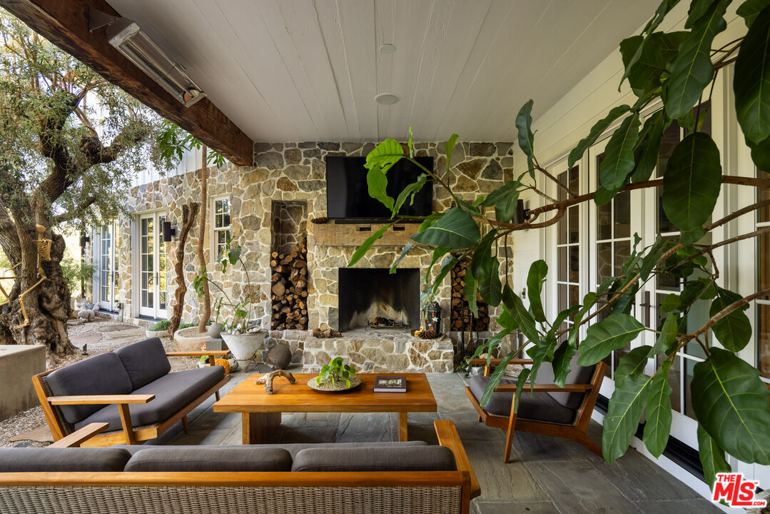 MLS #25610527 image #3