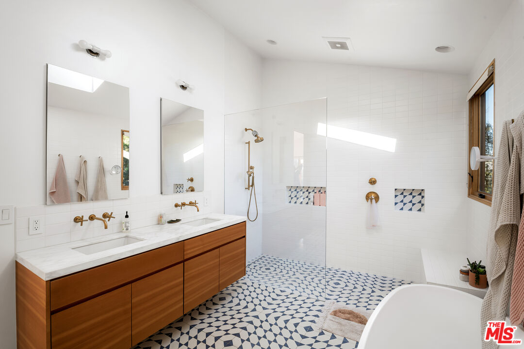 MLS #25610585 image #12