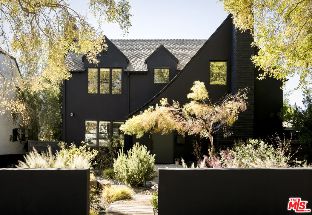 MLS #25610585 image #0