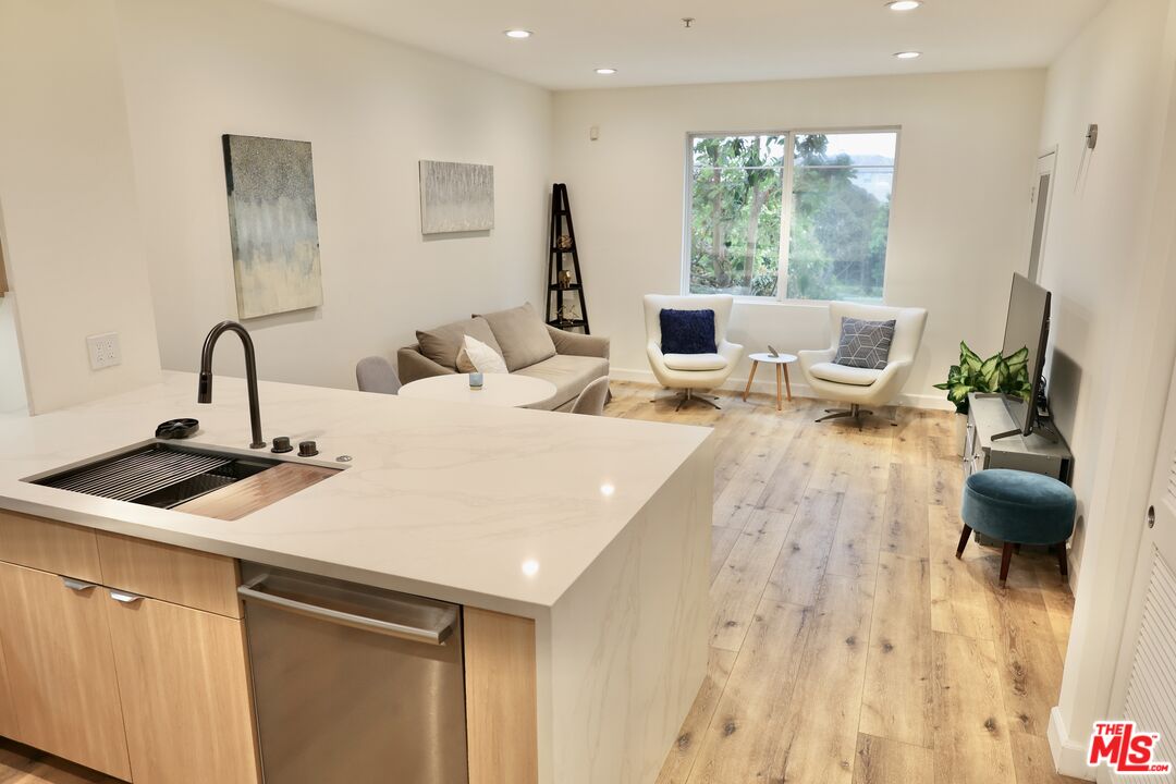 MLS #25610589 image #1