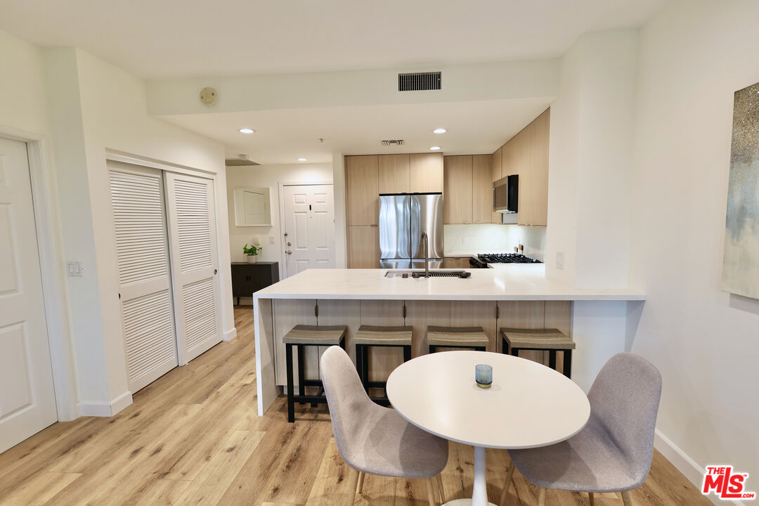 MLS #25610589 image #2