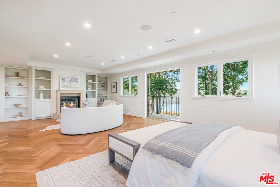 MLS #25610659 image #17