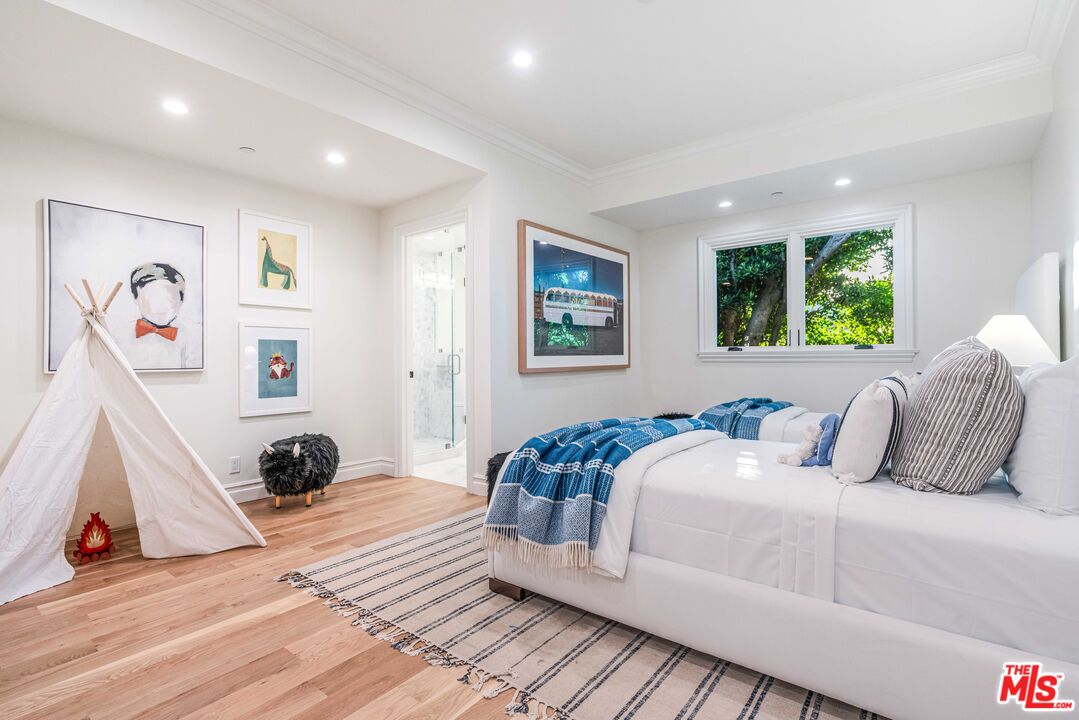 MLS #25610659 image #22