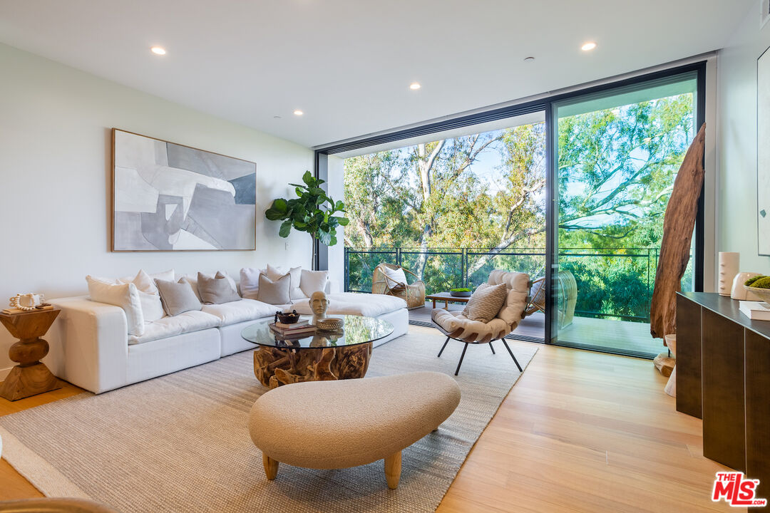 MLS #25610675 image #1