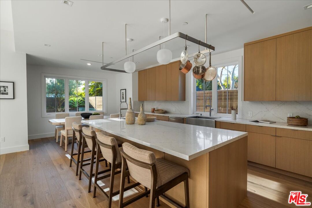 MLS #25610725 image #9