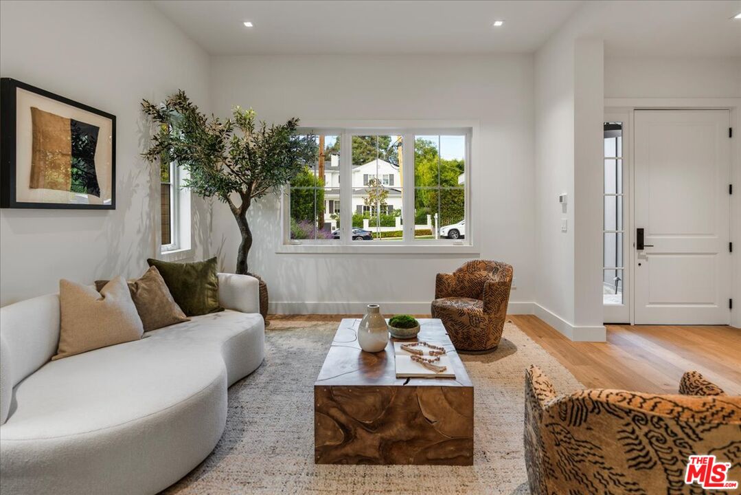 MLS #25610725 image #11