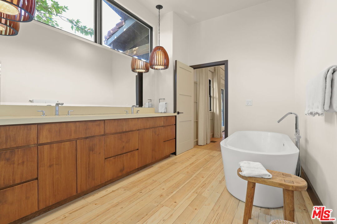 MLS #25610993 image #21