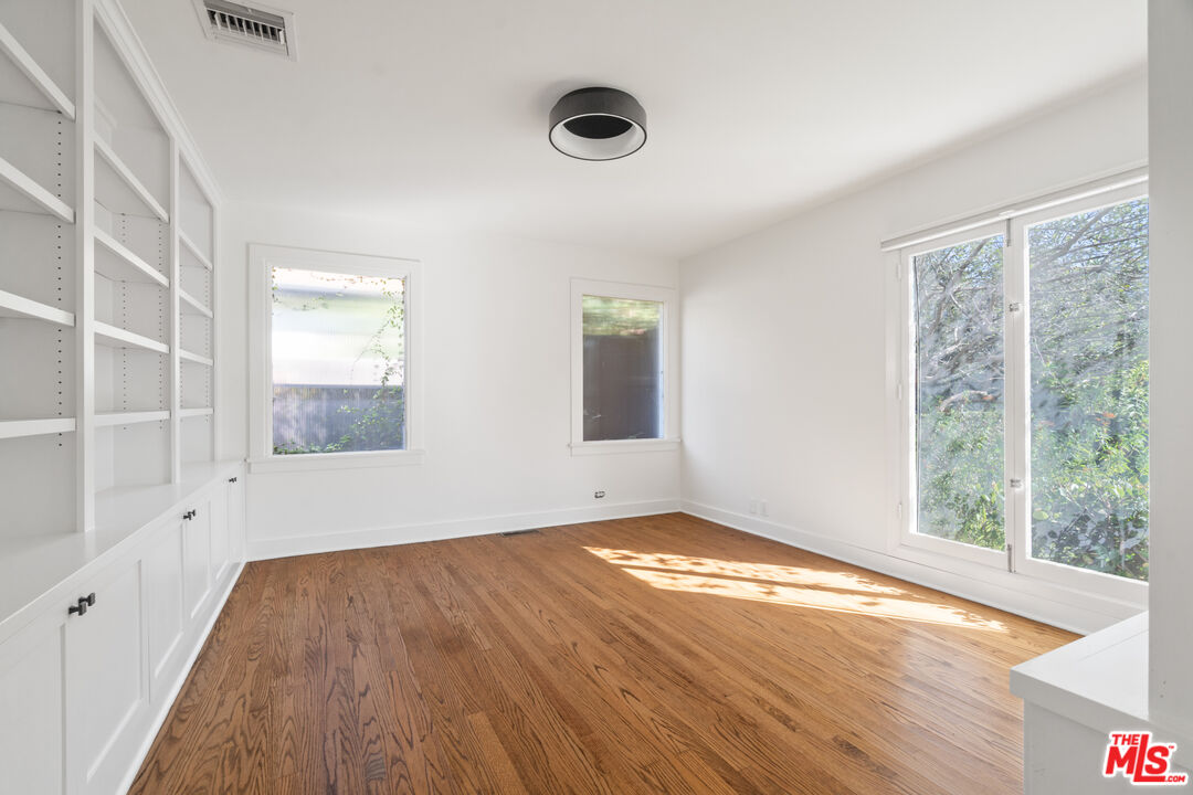 MLS #25611121 image #16