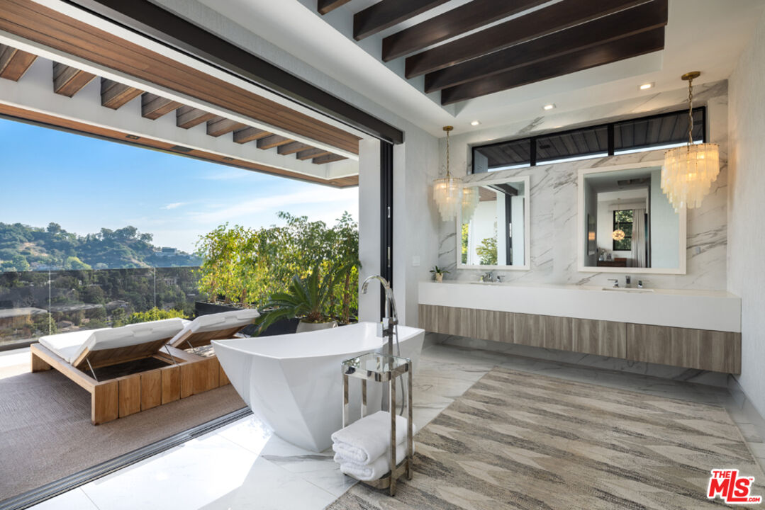 MLS #25611187 image #16