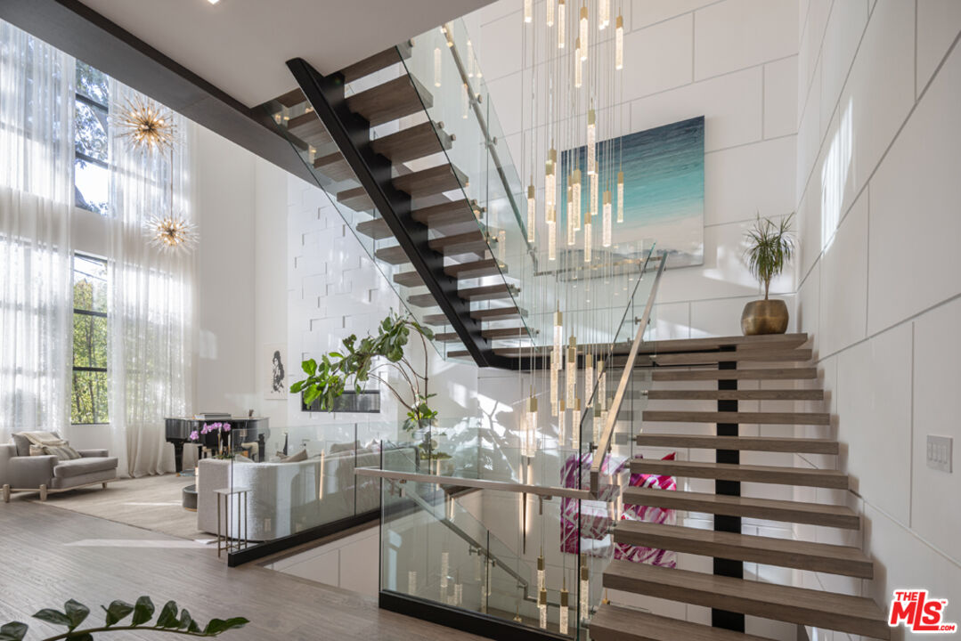 MLS #25611187 image #1