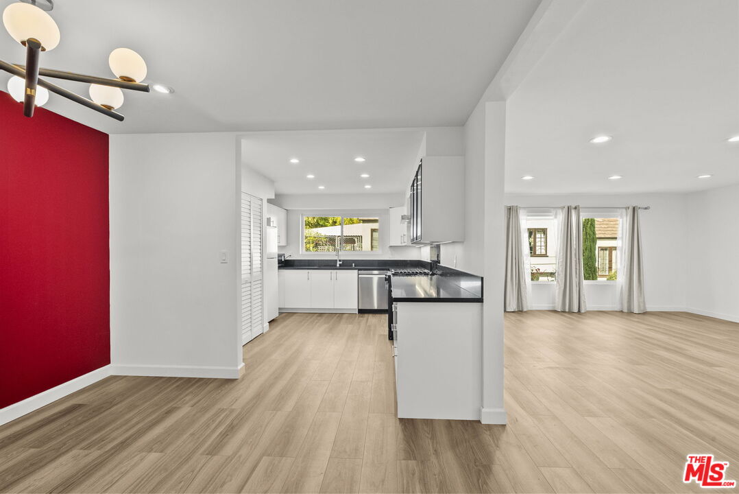 MLS #25611237 image #0