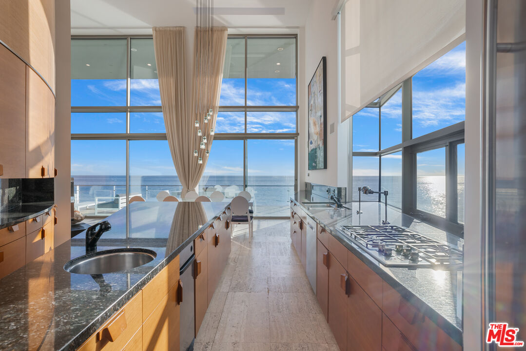 MLS #25611319 image #10