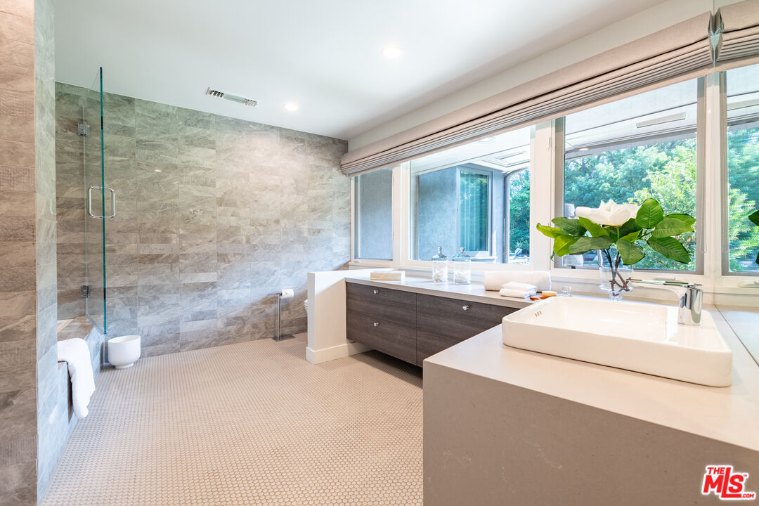 MLS #25611343 image #32