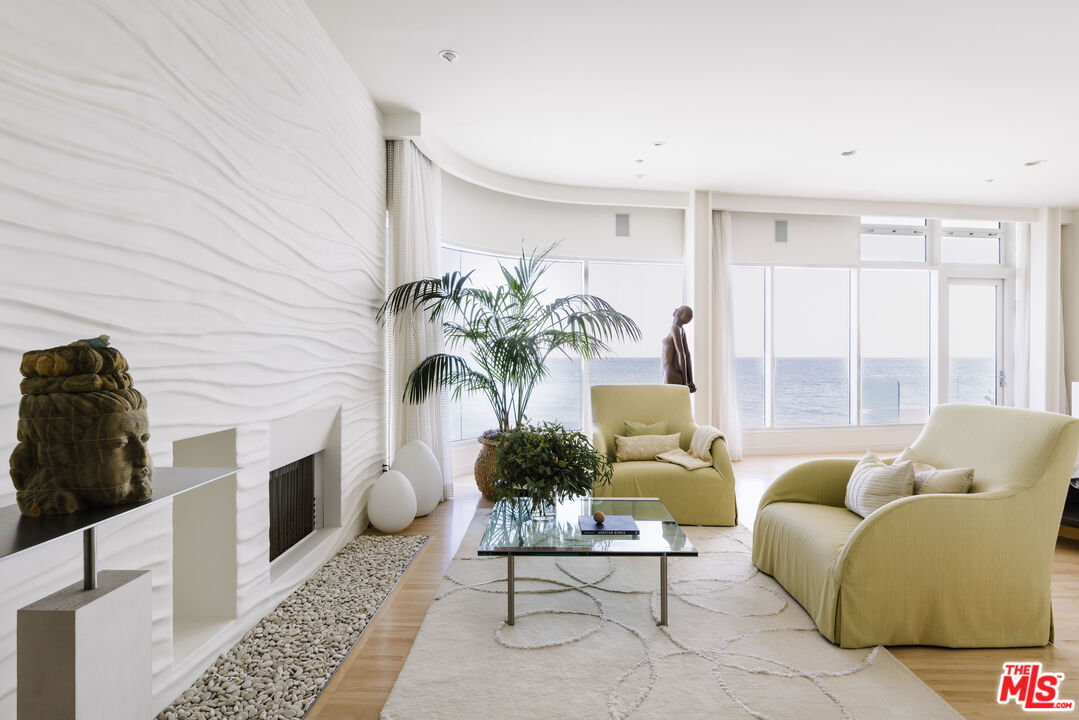 MLS #25611451 image #19