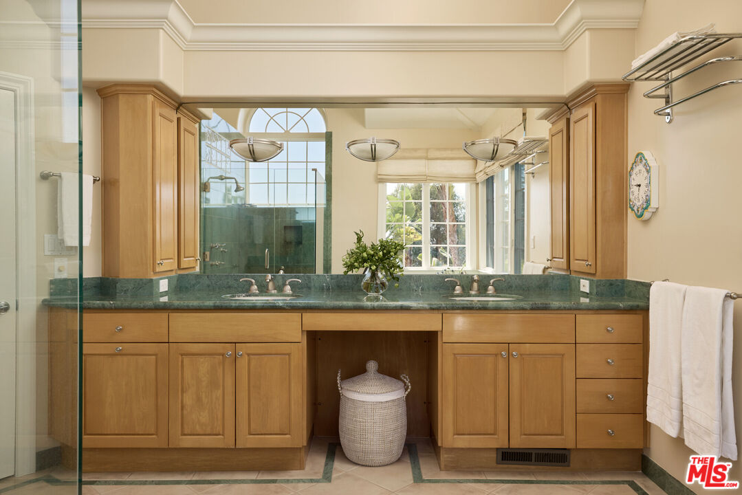 MLS #25611527 image #24