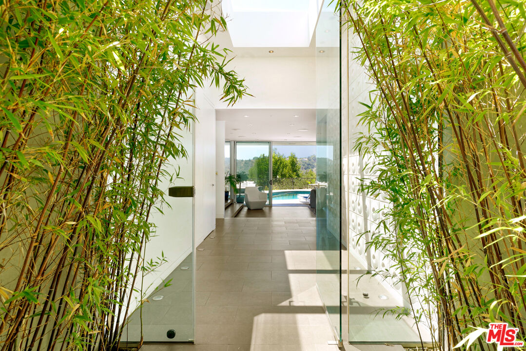 MLS #25611529 image #2