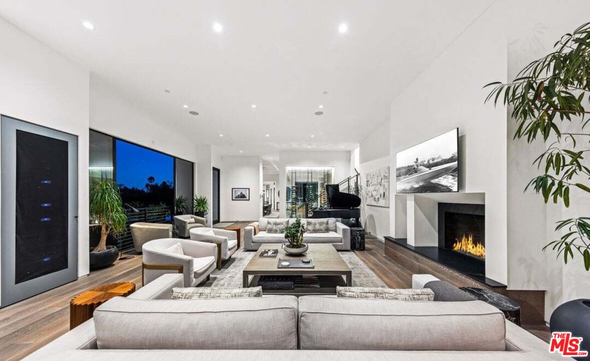 MLS #25611617 image #10