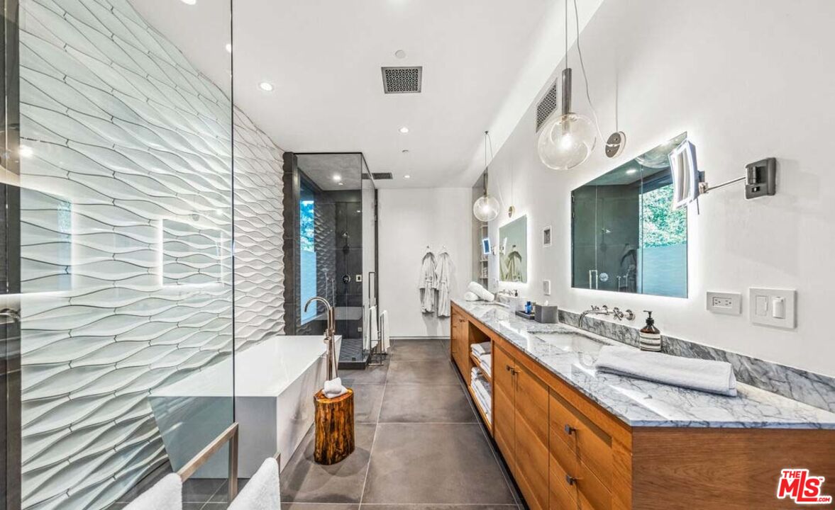 MLS #25611617 image #19