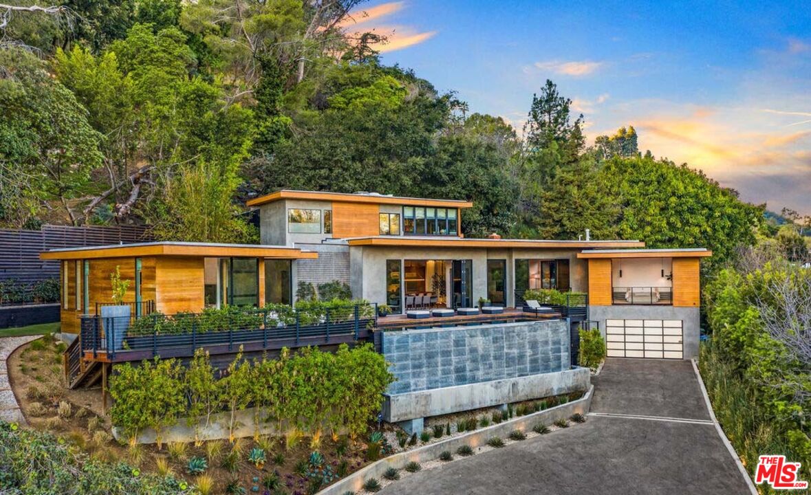 MLS #25611617 image #0