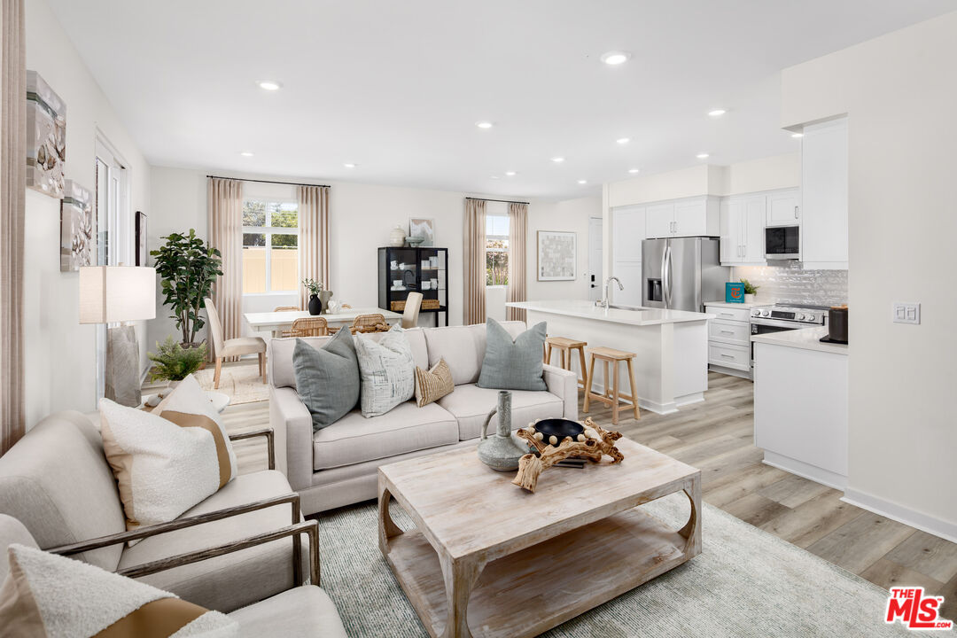 MLS #25611651 image #0