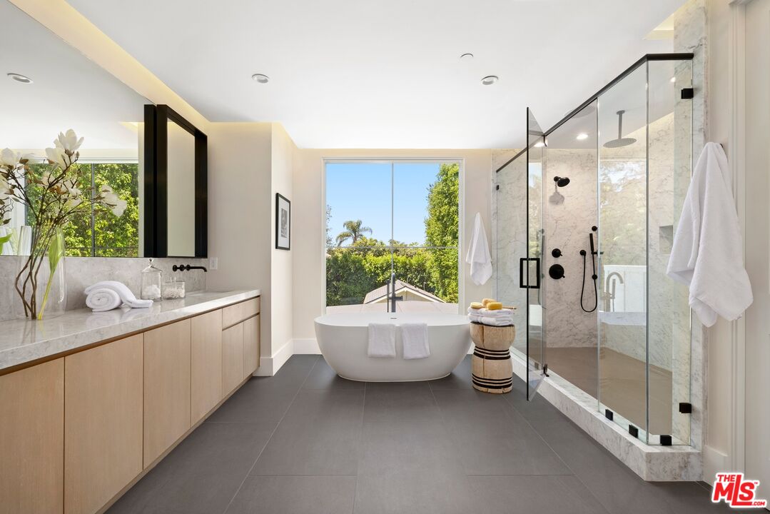 MLS #25611671 image #14