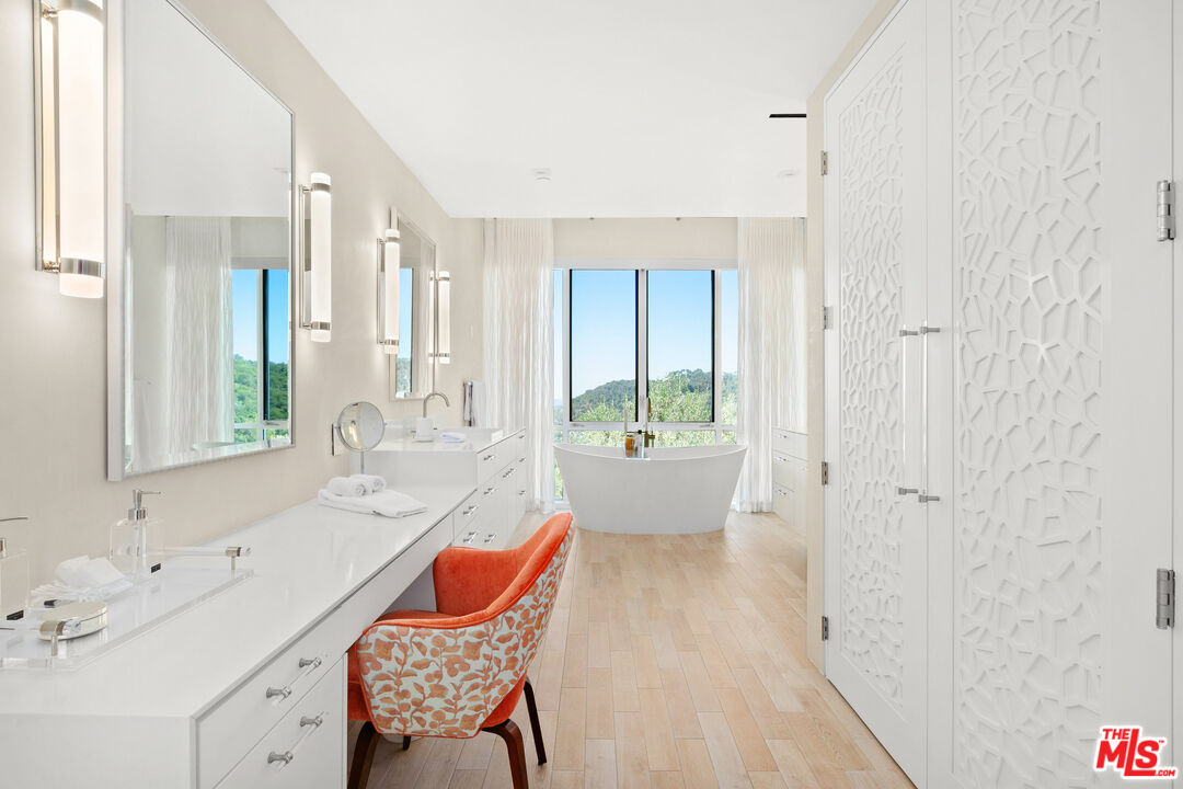 MLS #25611735 image #17