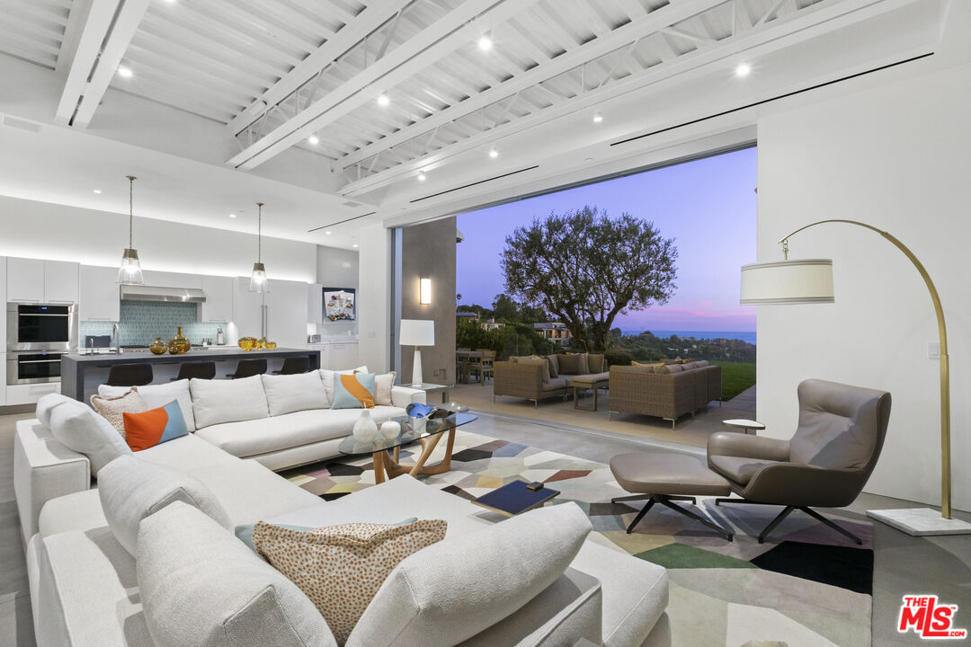 MLS #25611735 image #1