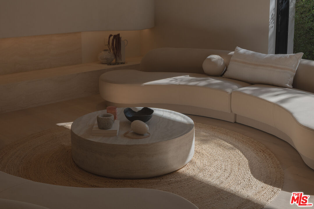 MLS #25611847 image #2