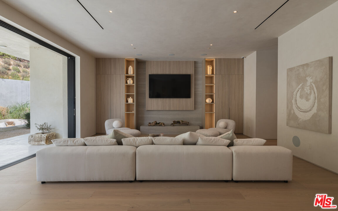 MLS #25611847 image #5