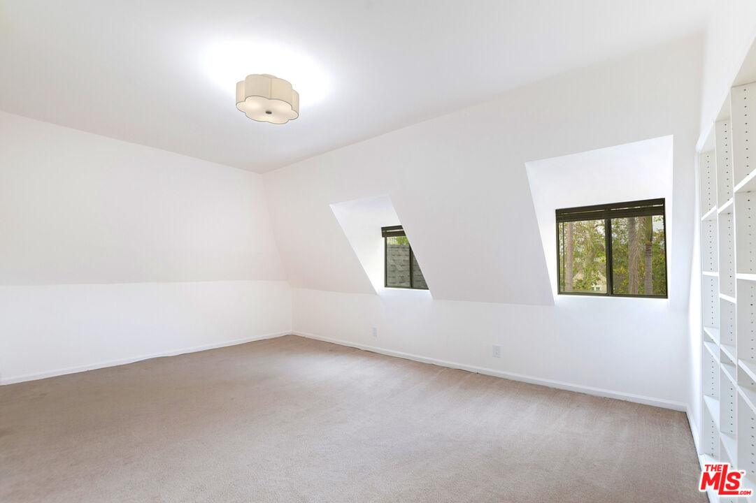 MLS #25611853 image #24