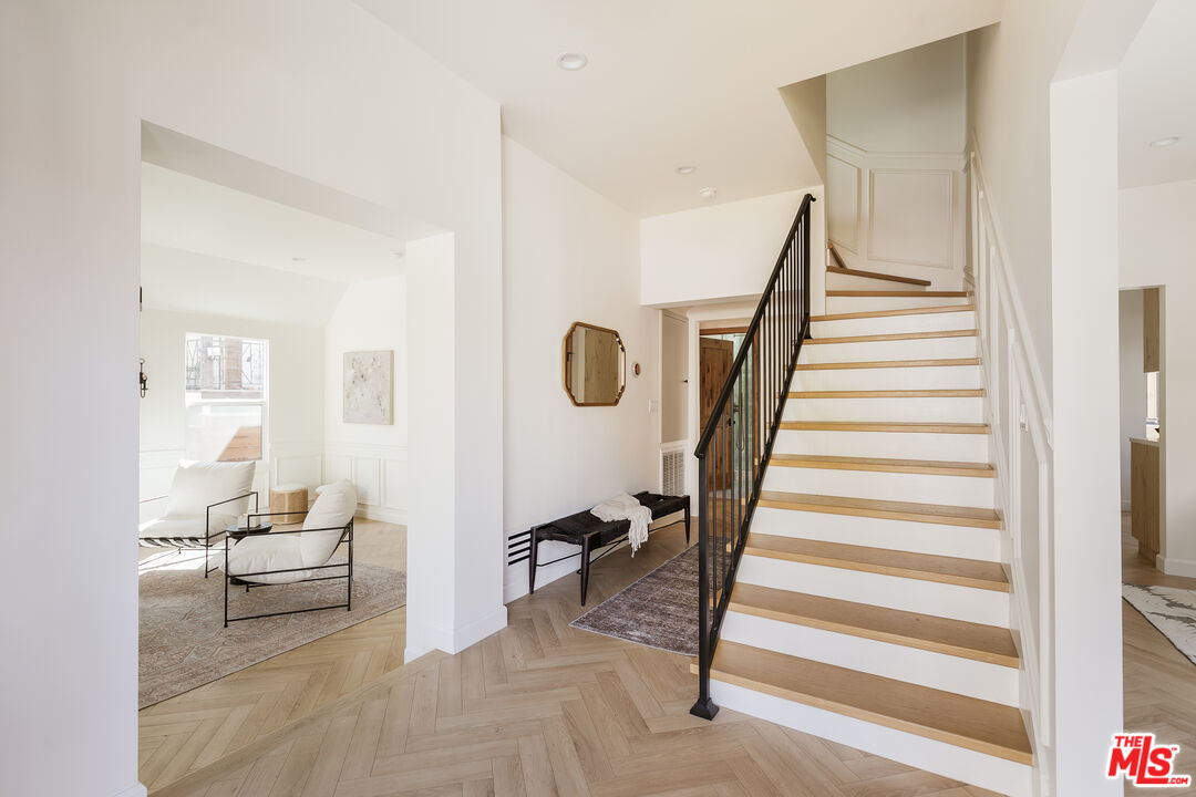 MLS #25611859 image #16