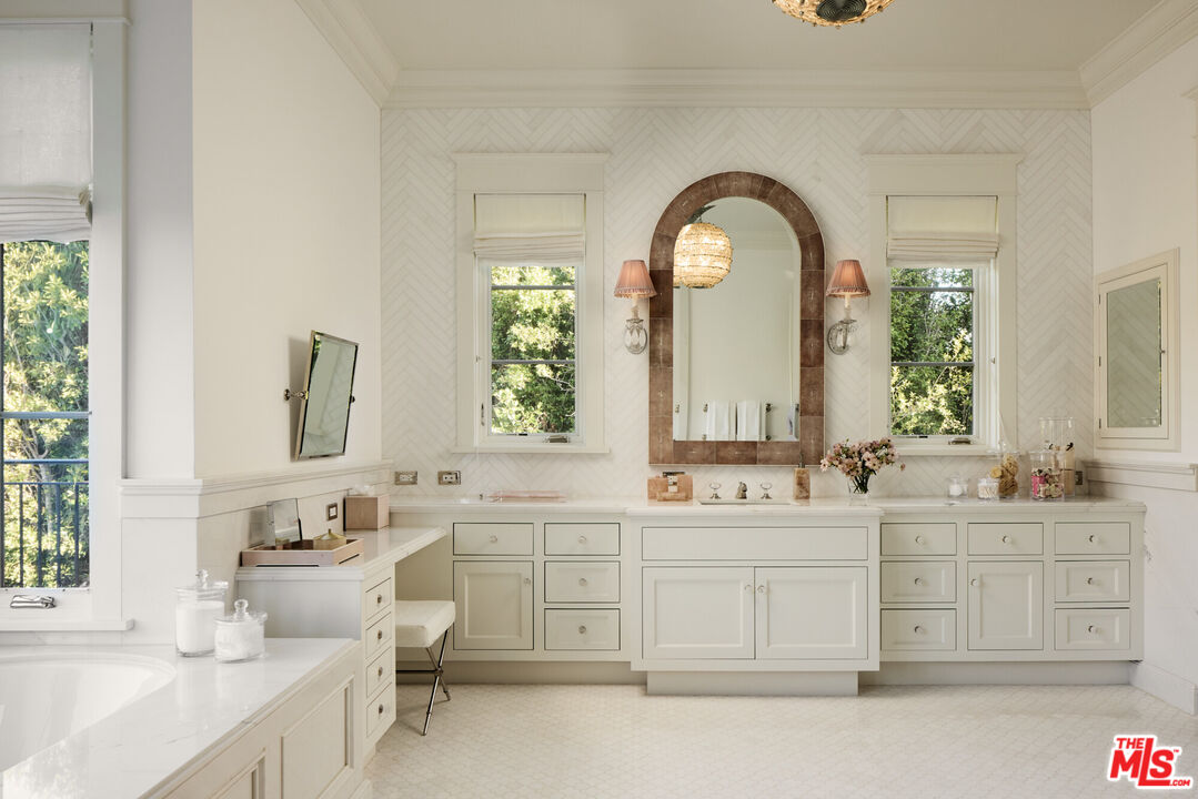 MLS #25611933 image #15