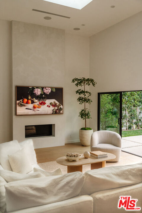 MLS #25611993 image #10