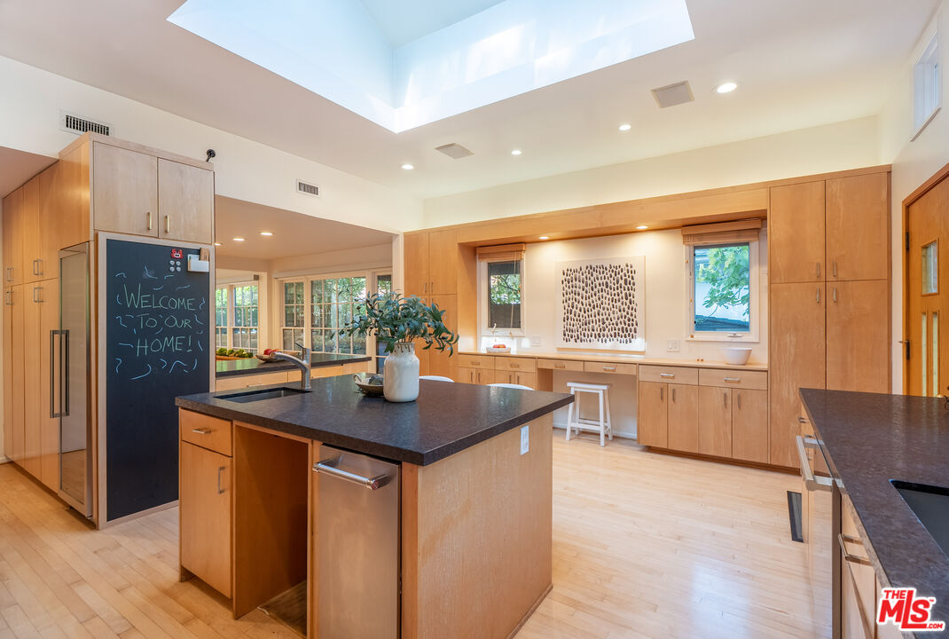 MLS #25612233 image #10