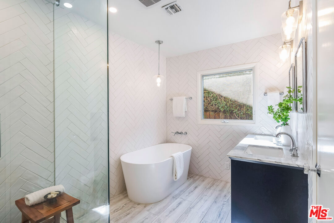 MLS #25612233 image #14