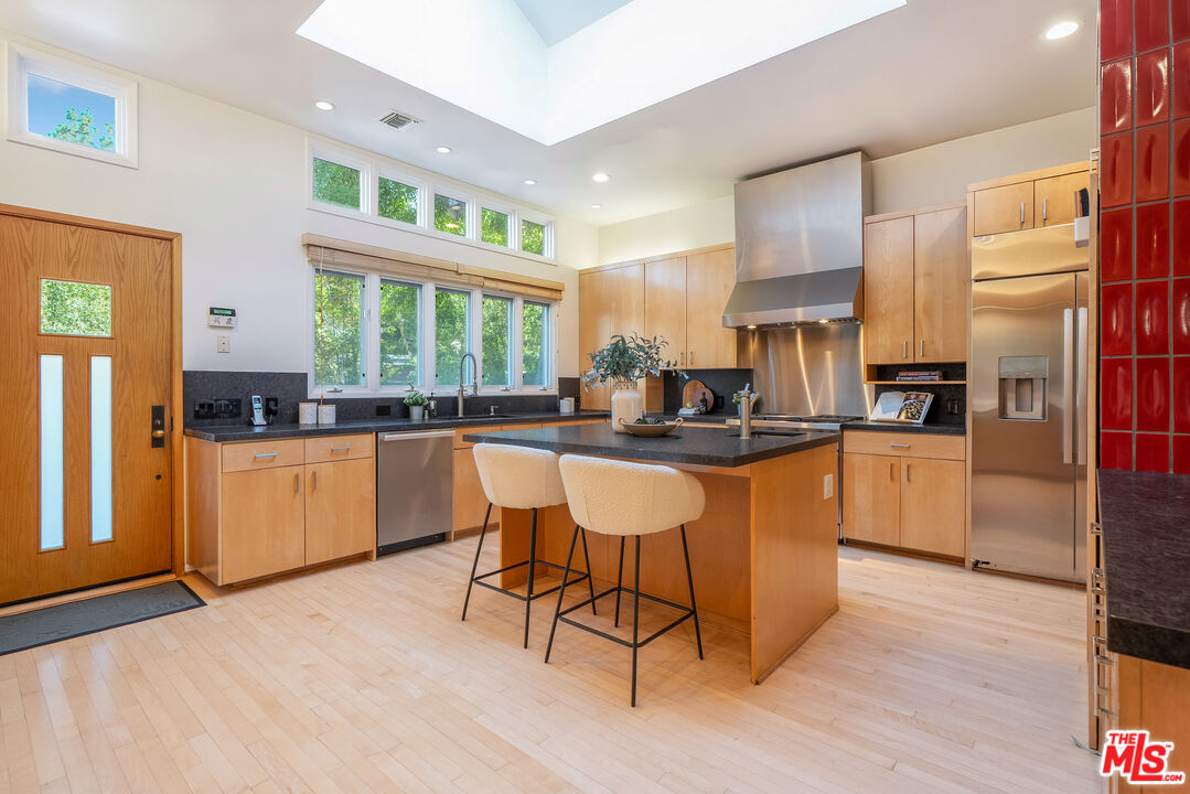 MLS #25612233 image #8