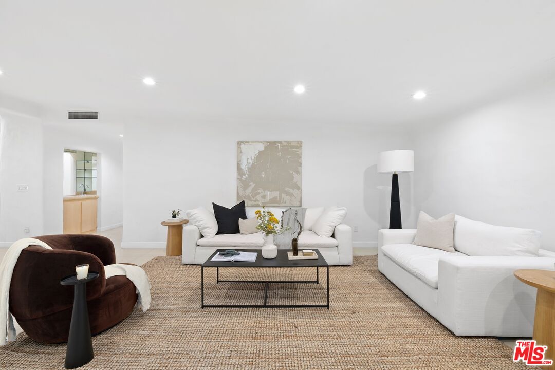 MLS #25612395 image #9