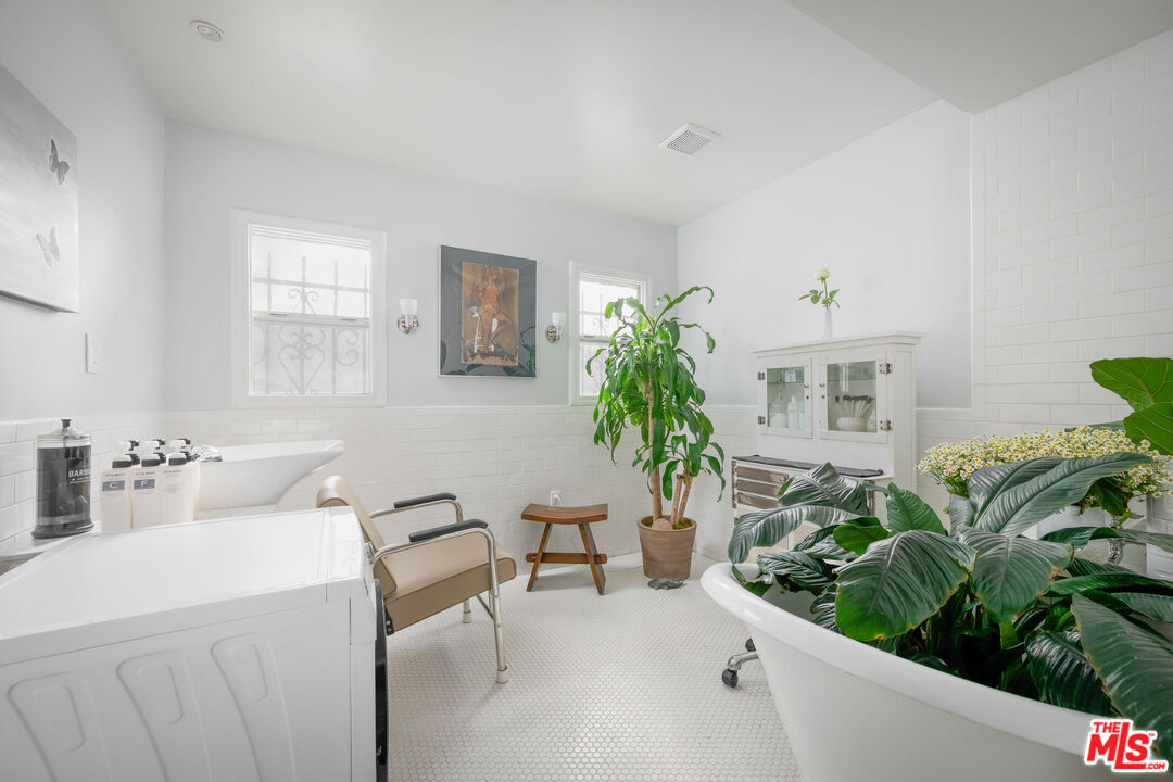 MLS #25612469 image #12