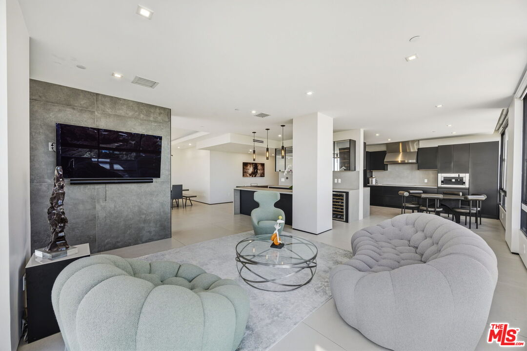 MLS #25612513 image #18