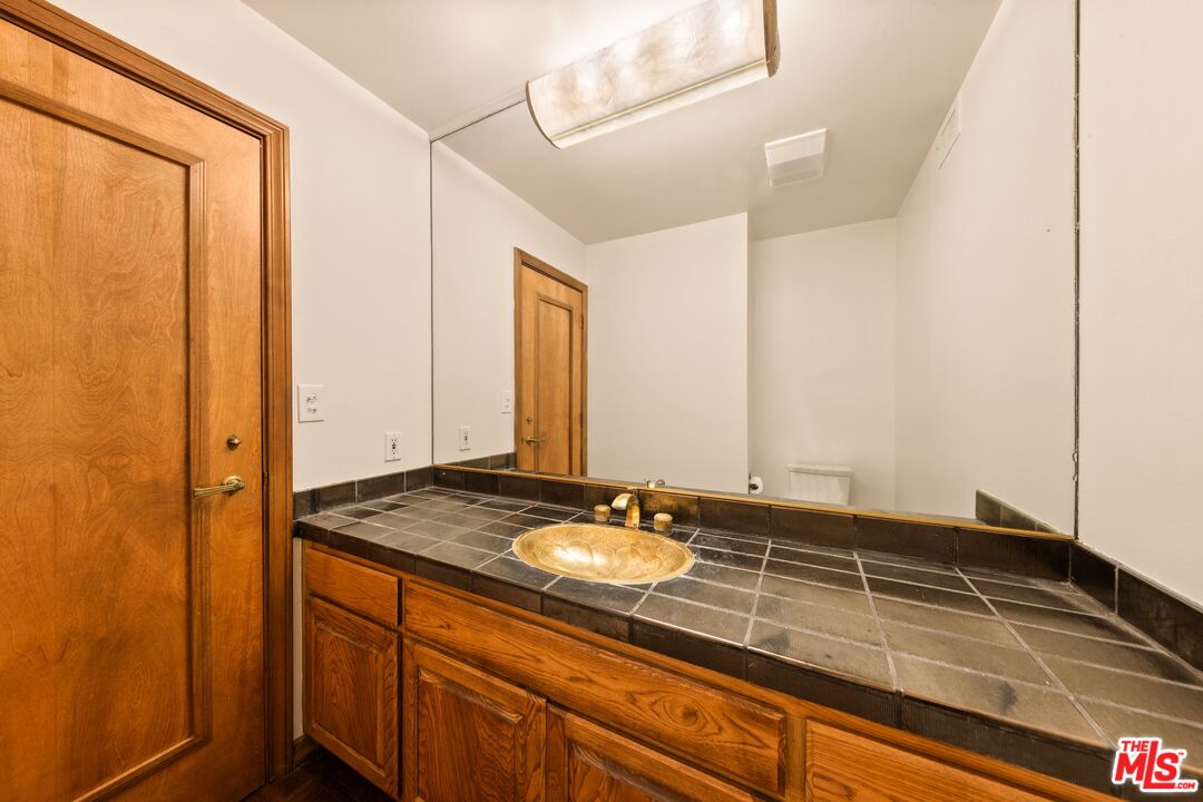 MLS #25612533 image #18