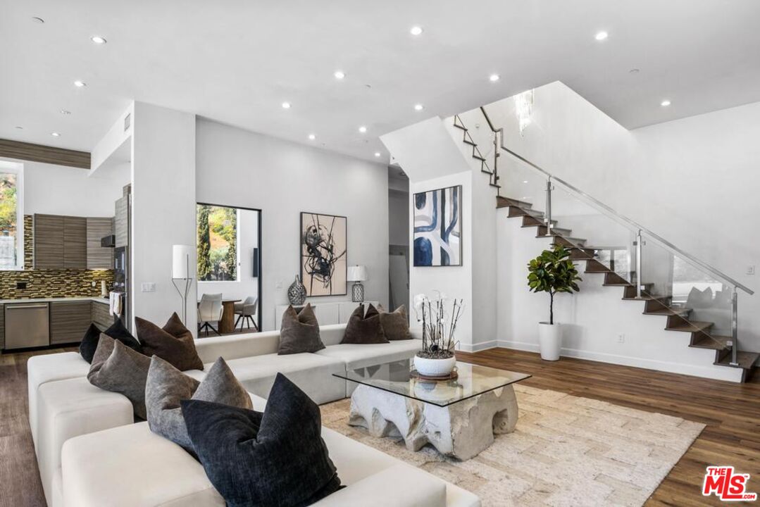 MLS #25612535 image #2