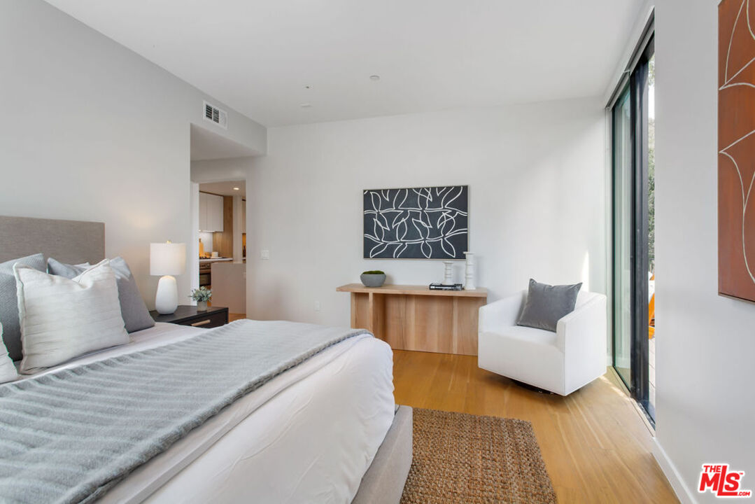 MLS #25612557 image #16