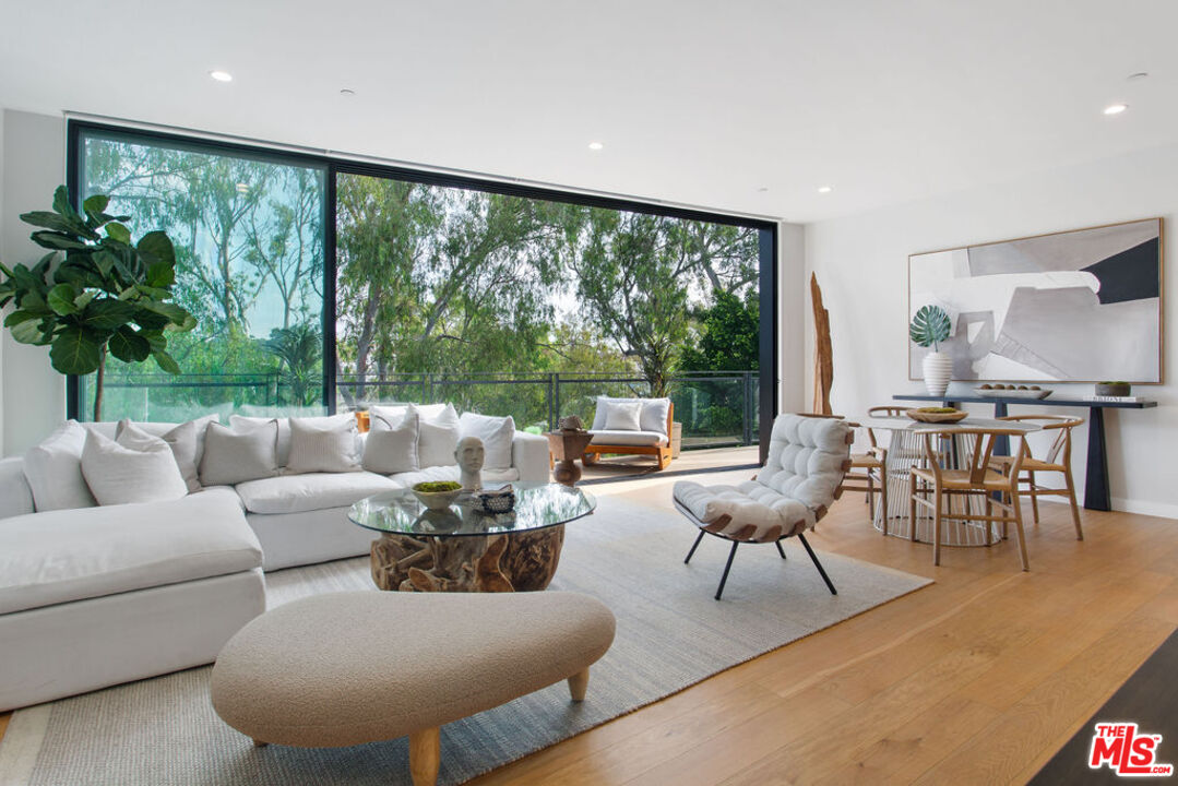 MLS #25612557 image #1