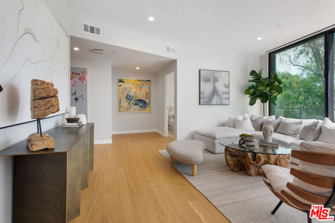 MLS #25612557 image #22