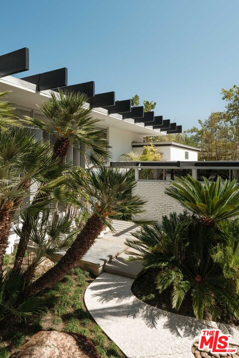 MLS #25612573 image #2