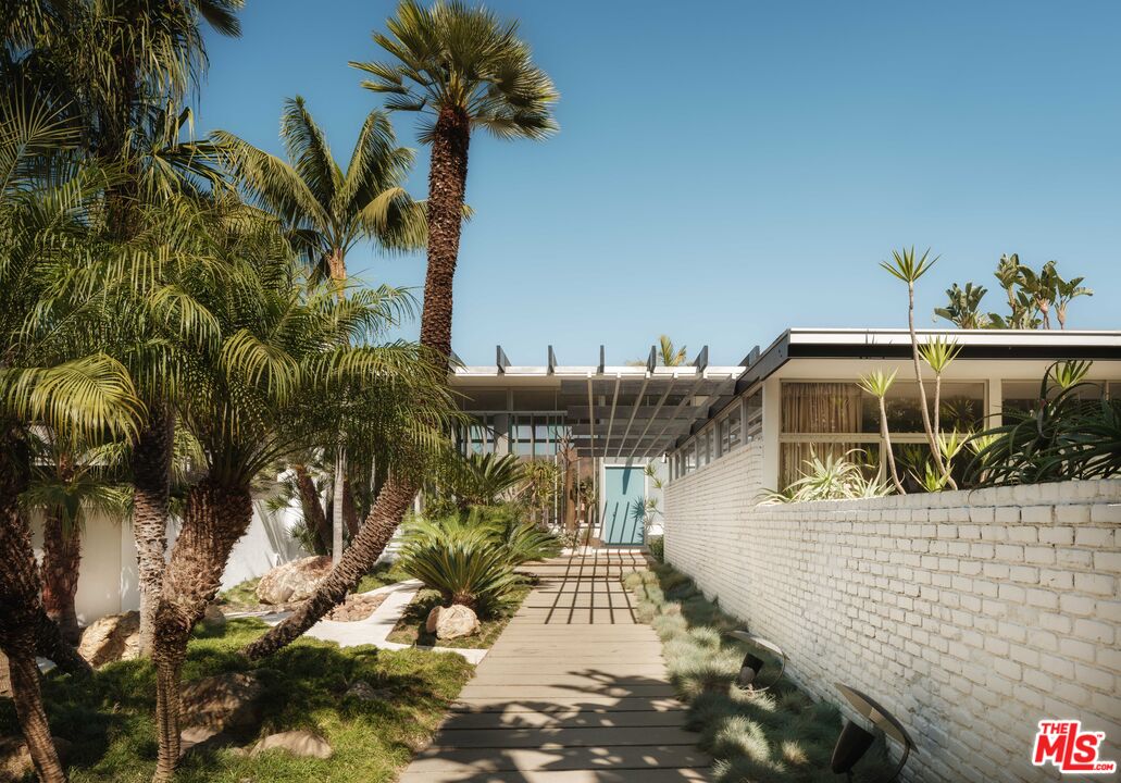 MLS #25612573 image #0