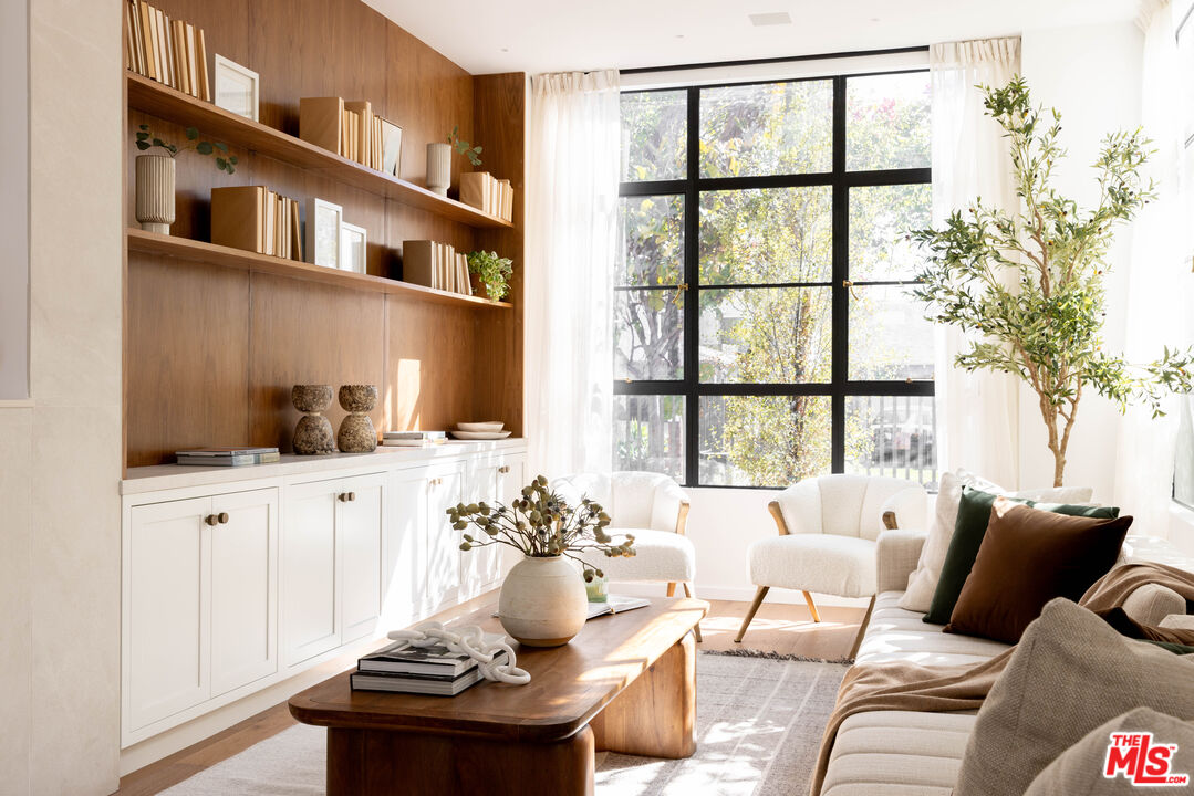 MLS #25612581 image #1