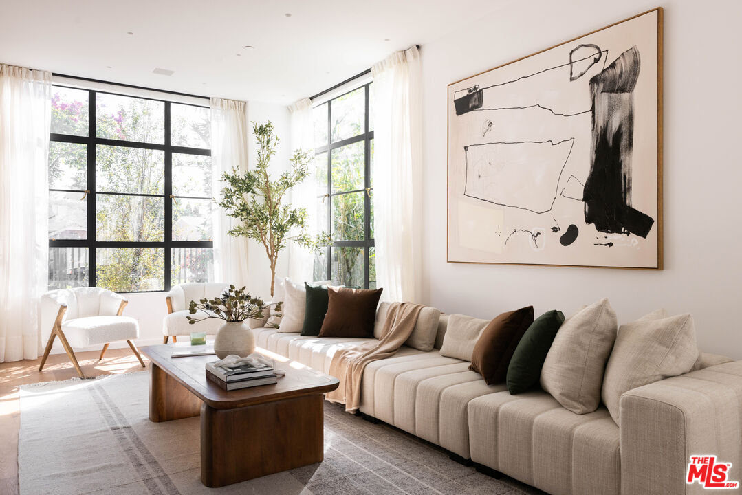 MLS #25612581 image #2