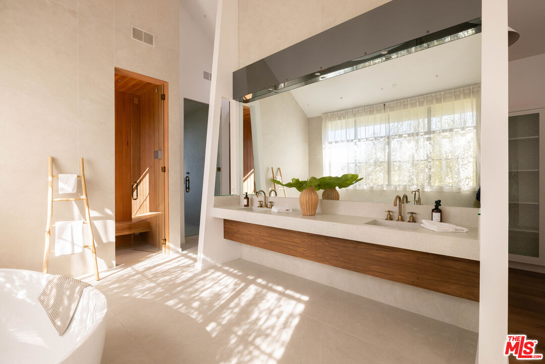 MLS #25612581 image #32